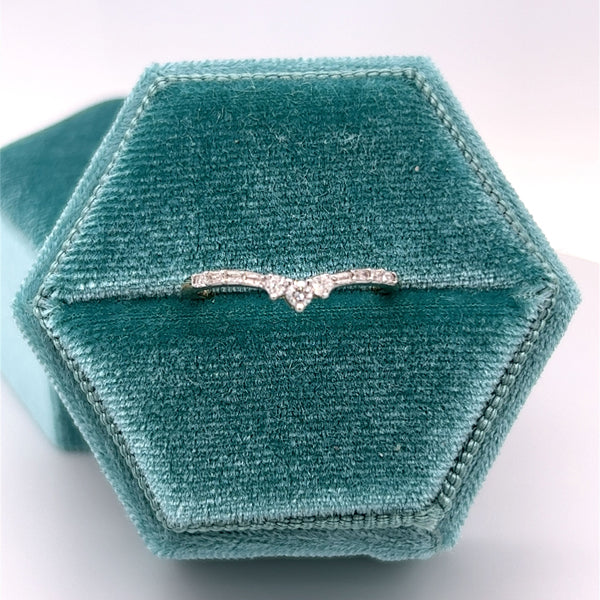 14K Yellow Gold 0.14 Diamond Chevron Contour Band