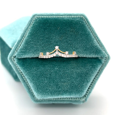 10K Yellow Gold 1/5 Carat Total Weight Diamond Crown-Shaped Band Ring