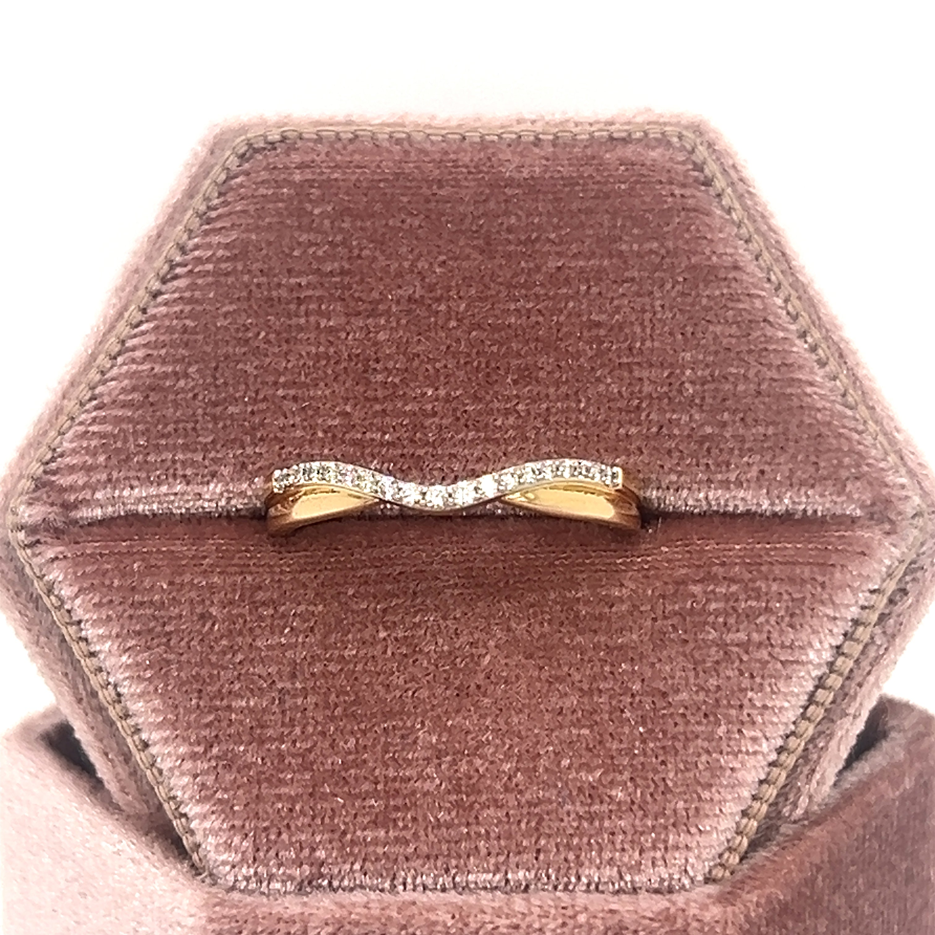 14K Yellow Gold .10 Carat Total Weight (16) Diamond Chevron Contour Shadow Wedding Anniversary Stackable Band Ring