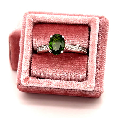 10K White Gold 1.32CT Oval Chrome Diopside and 0.16 Carat Total Weight (16) Round Diamond Ring