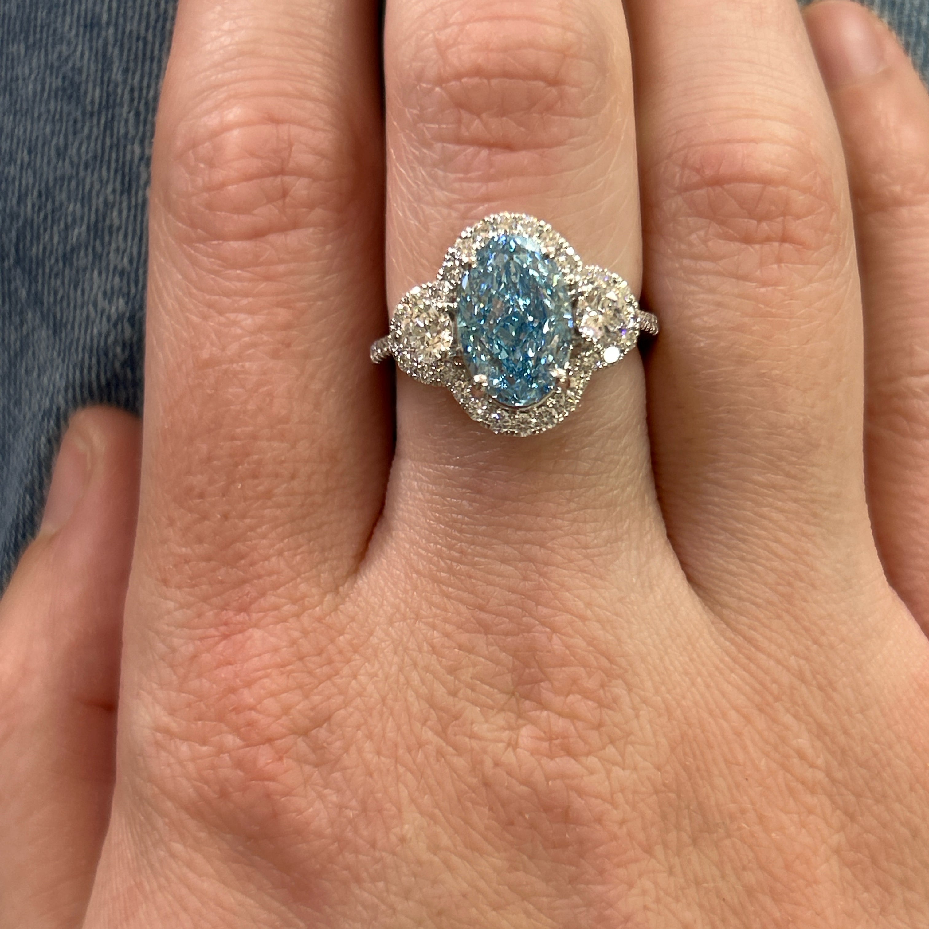 14K White Gold 4.05 Carat Total Weight (3.07CT Color Fancy Vivid Blue, Clarity VS1 Oval Center and 40 RB Color E-F, Clarity VS) Lab Grown Diamond Fancy Ring KJR17859-BLUE # IGI, 37J7781525, [IGI 680534827]