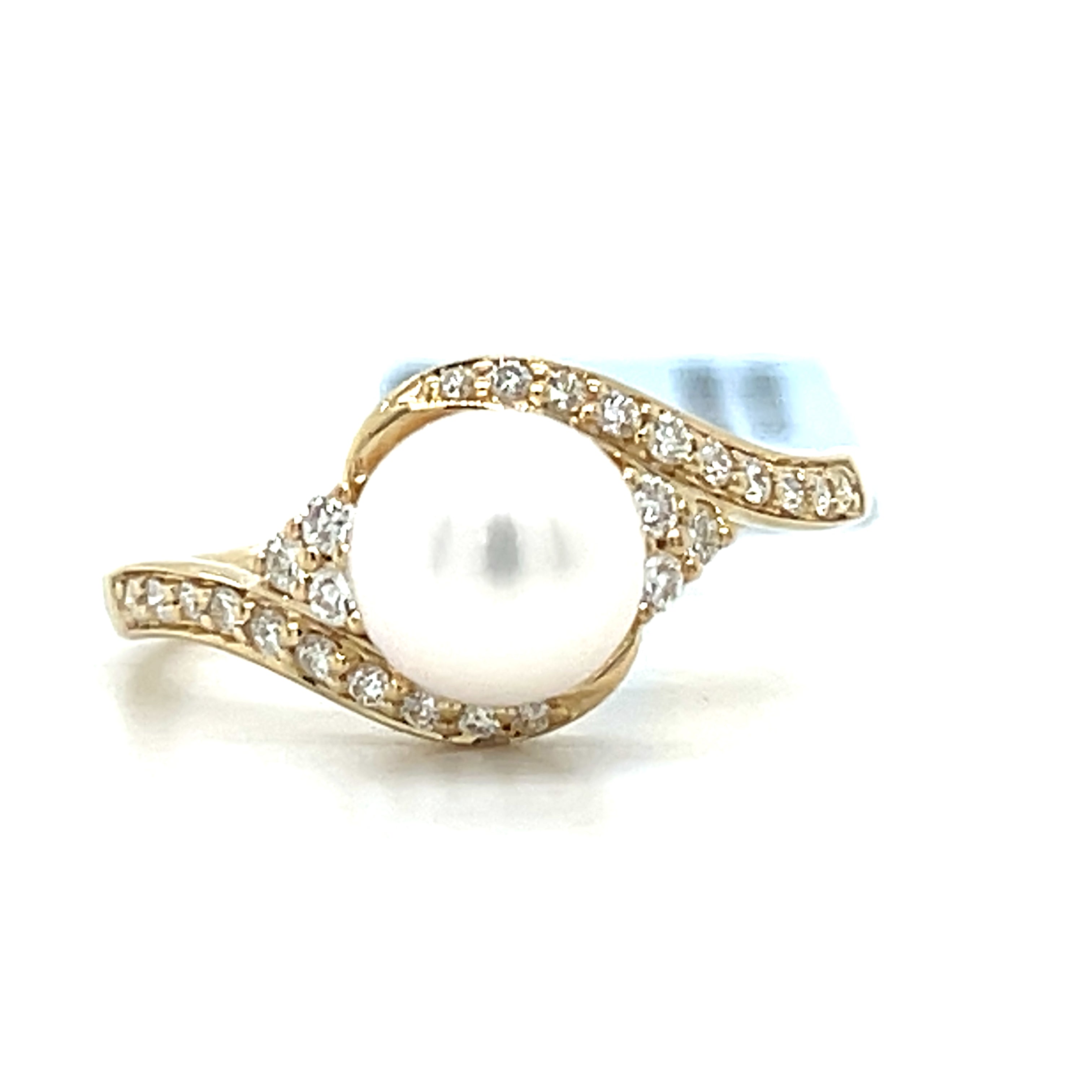 14K Yellow Gold Pearl Ring with Flowing Diamond Accents