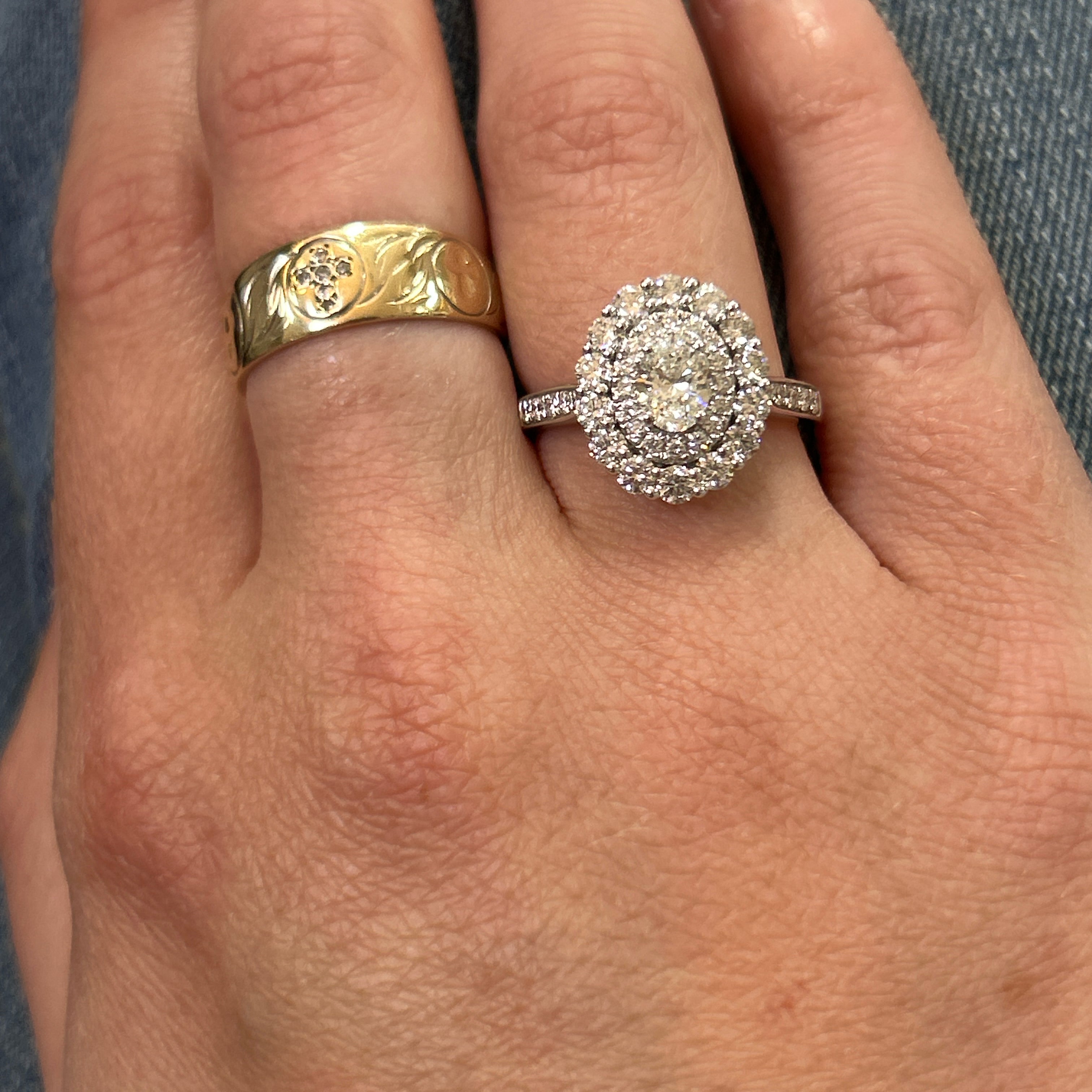 14K White Gold 0.50CT (1) Oval Diamond Center & 1.01 Carat Total Weight (41) Round Diamond Engagement Ring