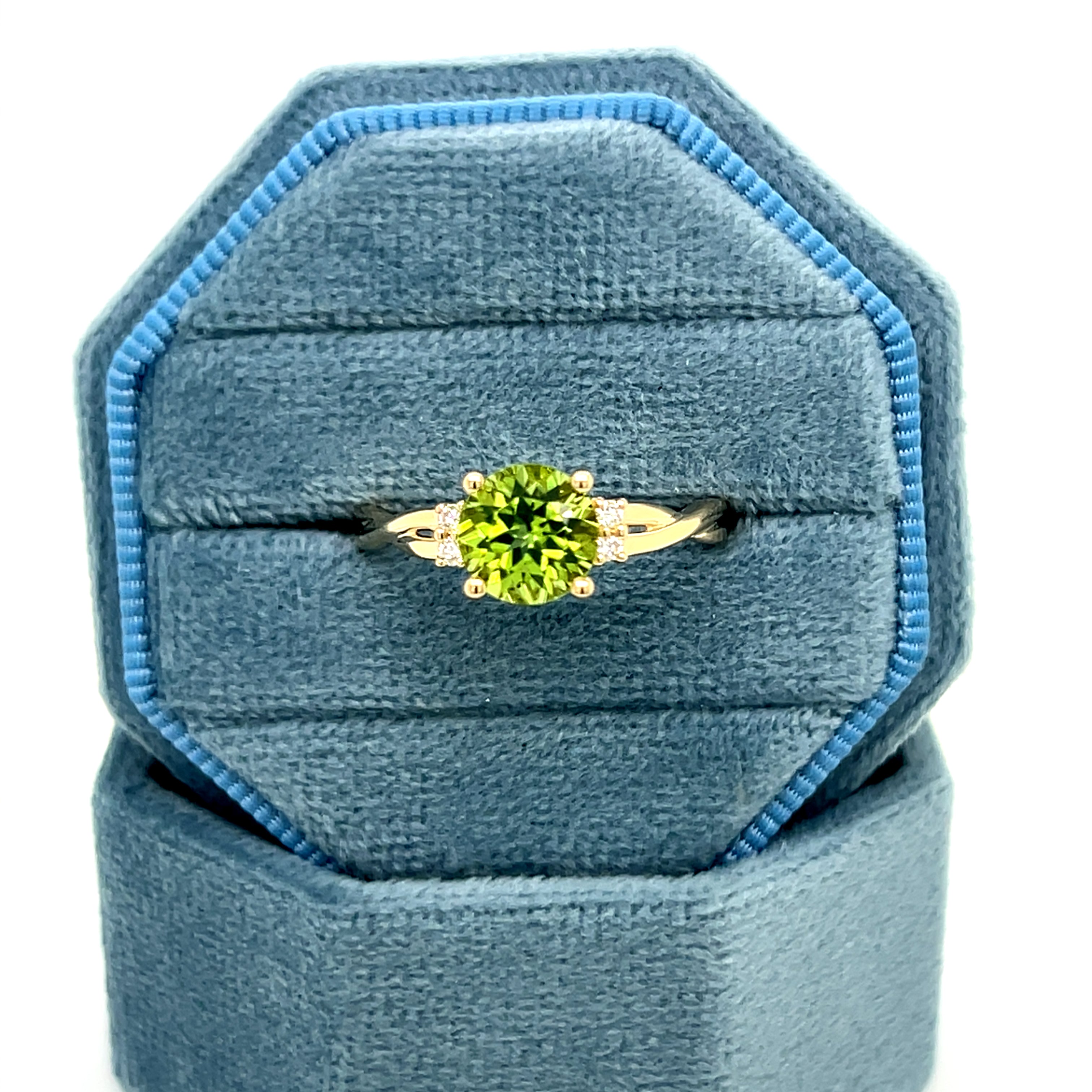 14K Yellow Gold 1.35CT (1) Peridot & 0.06 Carat Total Weight (4) Round Diamond Ring