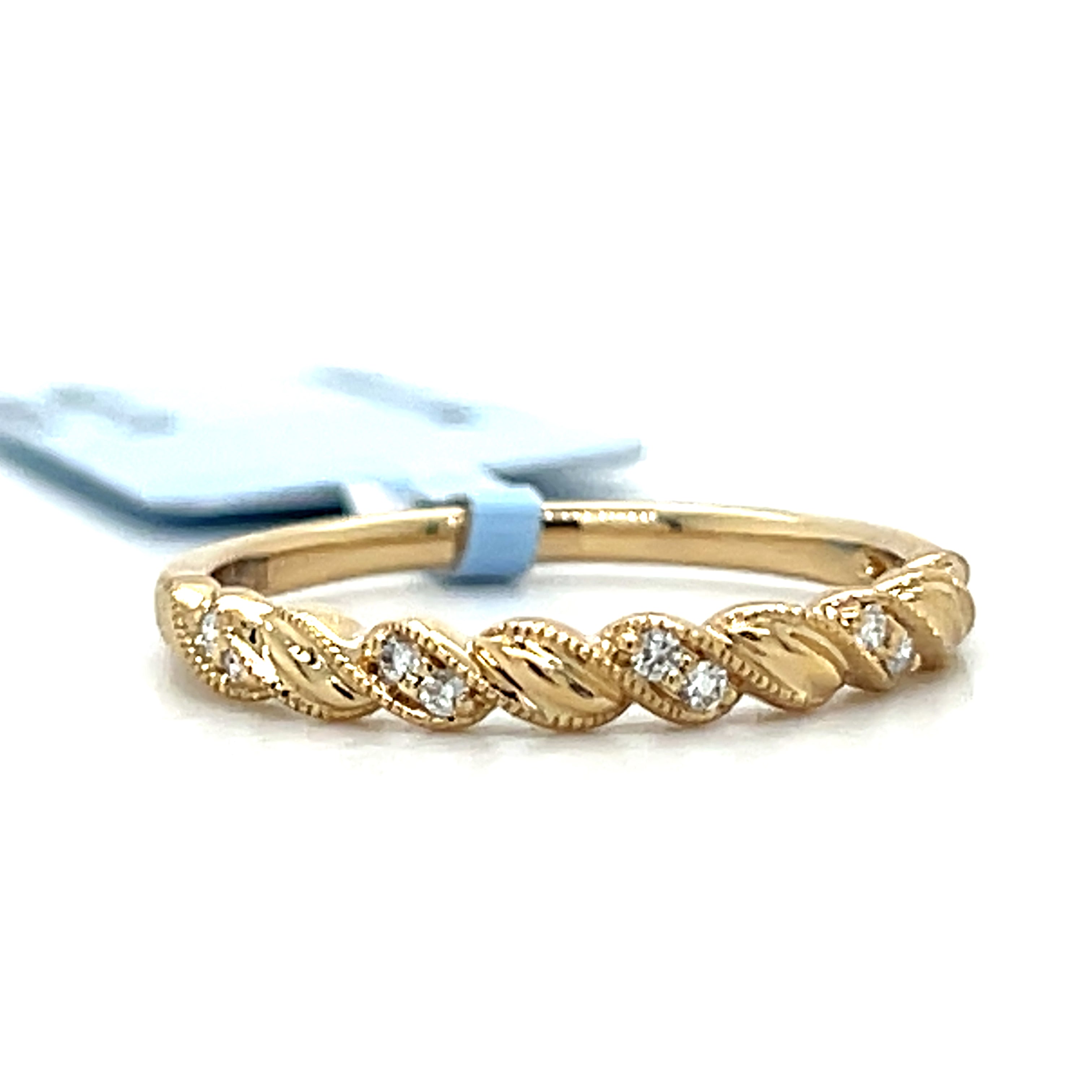 14K Yellow Gold 0.07 (10) Round Diamond Twisted Band Ring