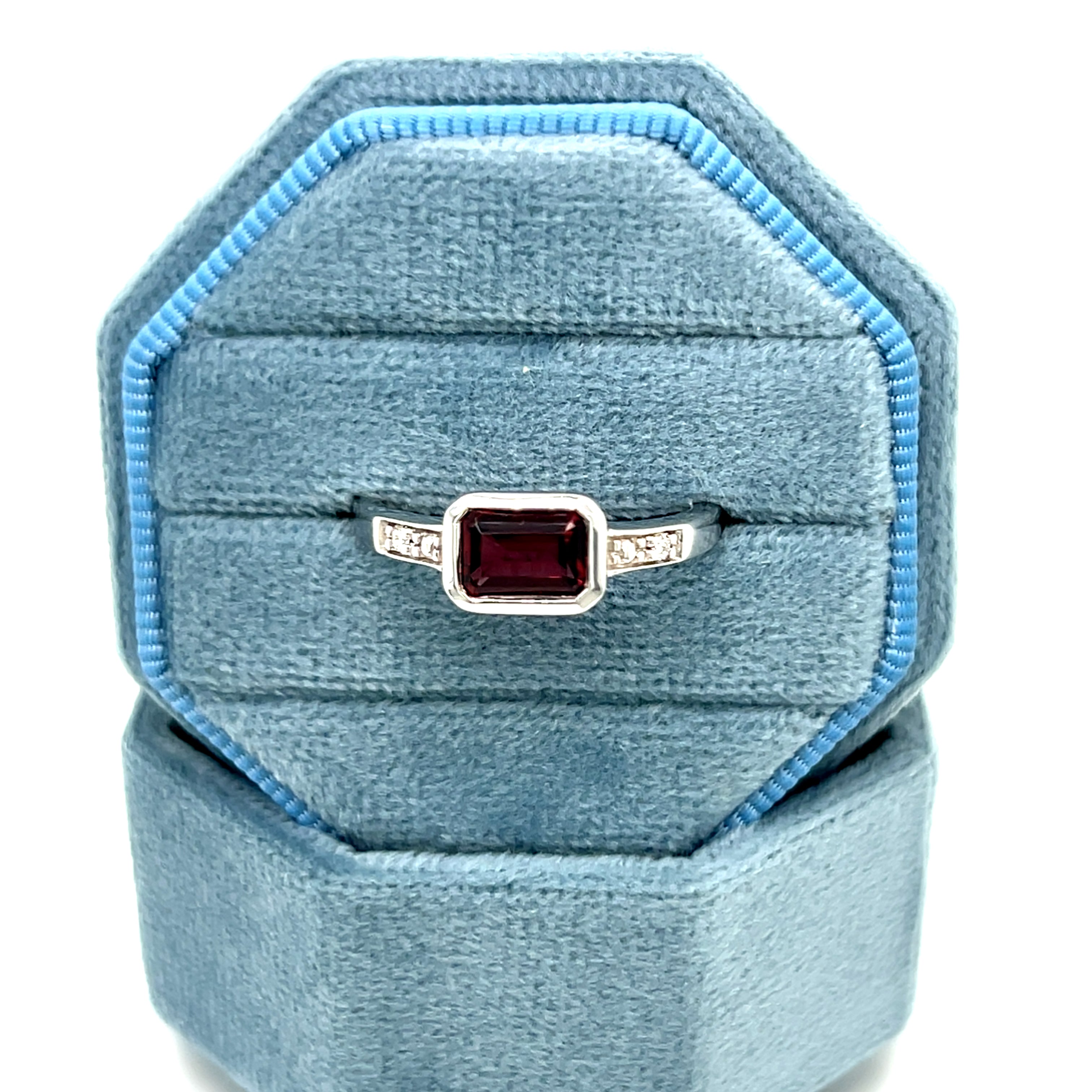 Sterling Silver 1.15CT Garnet and 0.015 Carat Total Weight Lab Grown Diamond Ring