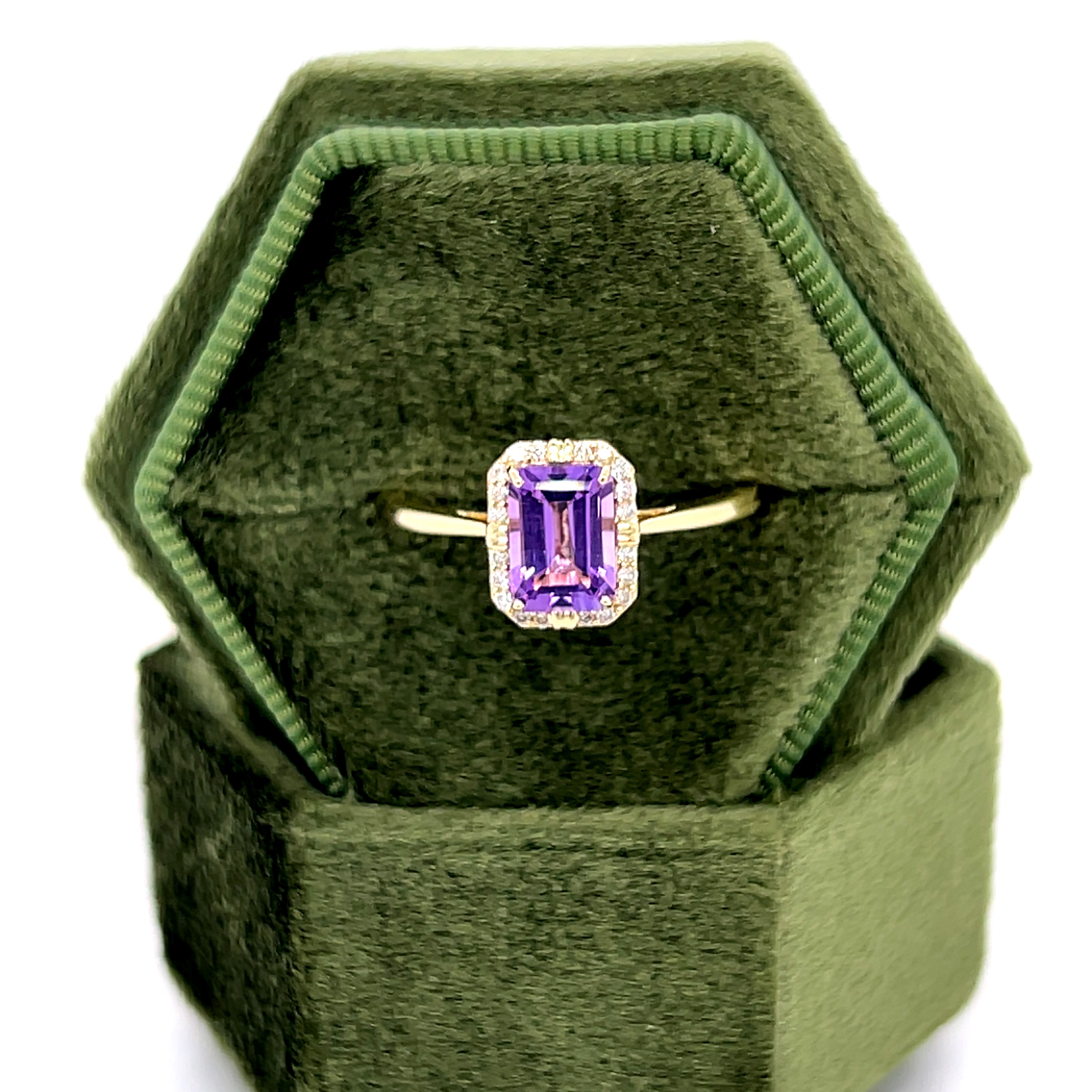 10K Yellow Gold 1,00CT Emerald-Cut Amethyst and 0.08 Carat Total Weight Diamond Ring