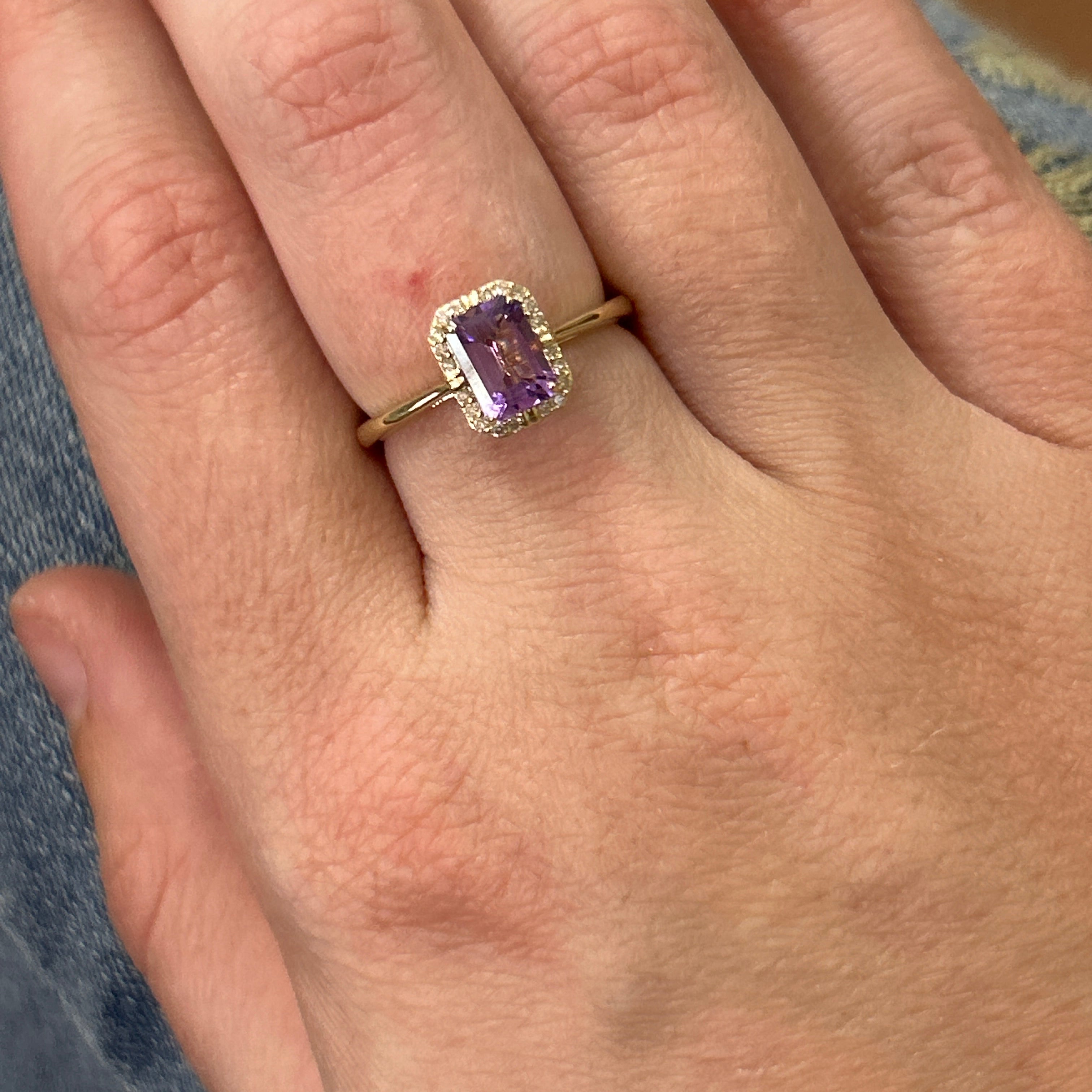 10K Yellow Gold 1,00CT Emerald-Cut Amethyst and 0.08 Carat Total Weight Diamond Ring
