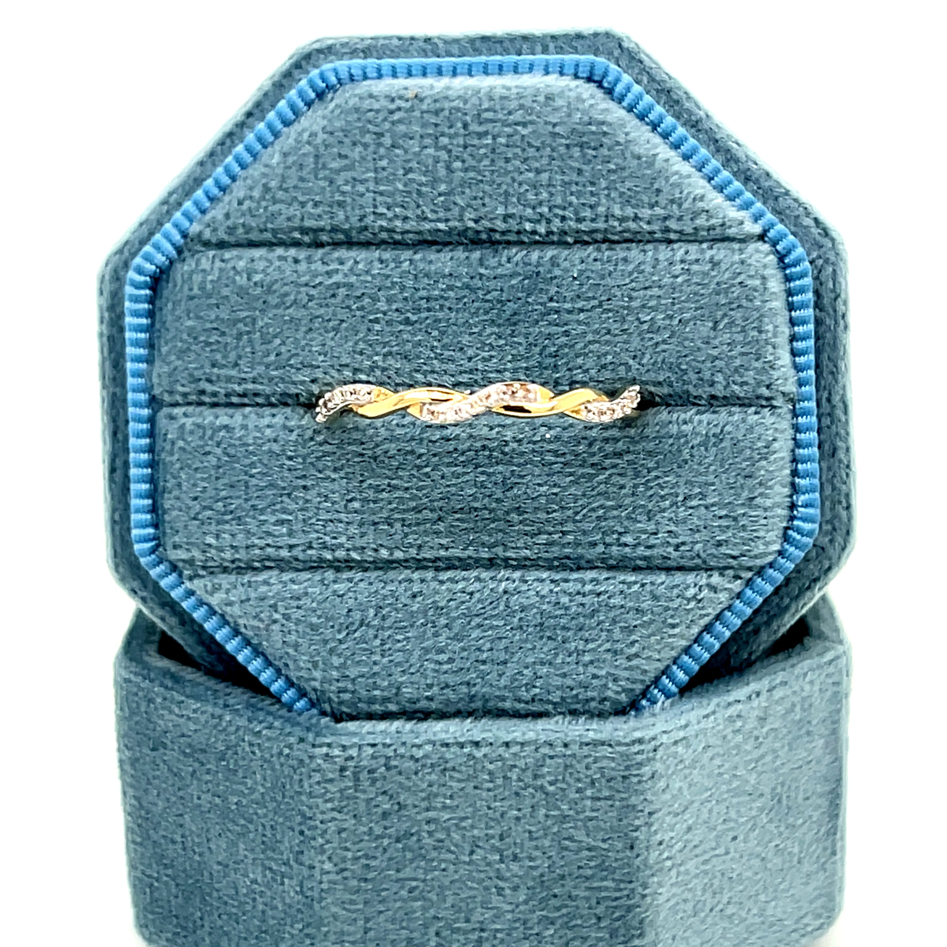 10K Yellow Gold 21 Diamond Twisted Band Ring