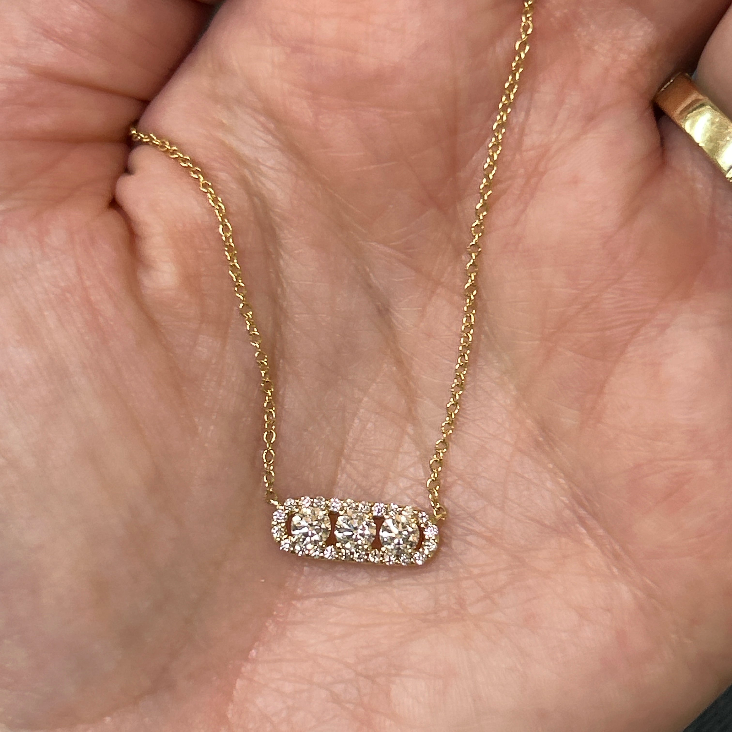 14K Yellow Gold 3g 3/4 Carat Total Weight Round Brilliant Cut Natural Diamond Three-Stone East-West Halo Framed Necklace