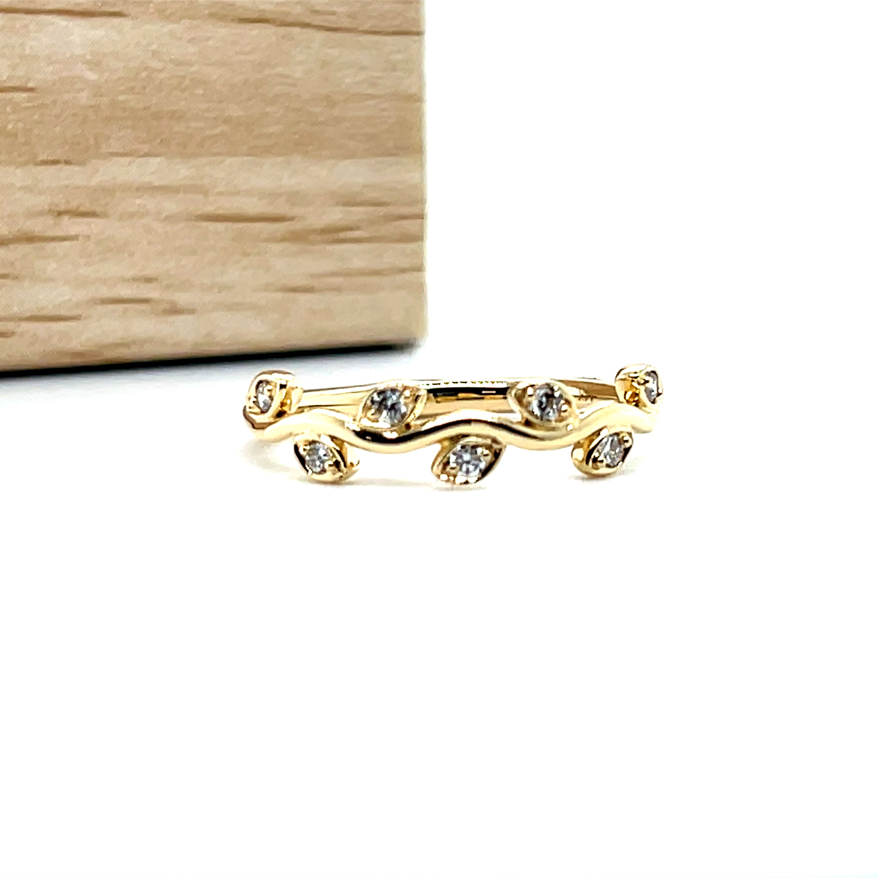 14K Yellow Gold 0.14 Carat Total Weight Diamond Wedding/Anniversary/ Stackable Leaf Band