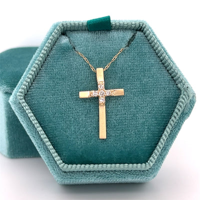 10KY 1/10CTW Diamond Cross Necklace