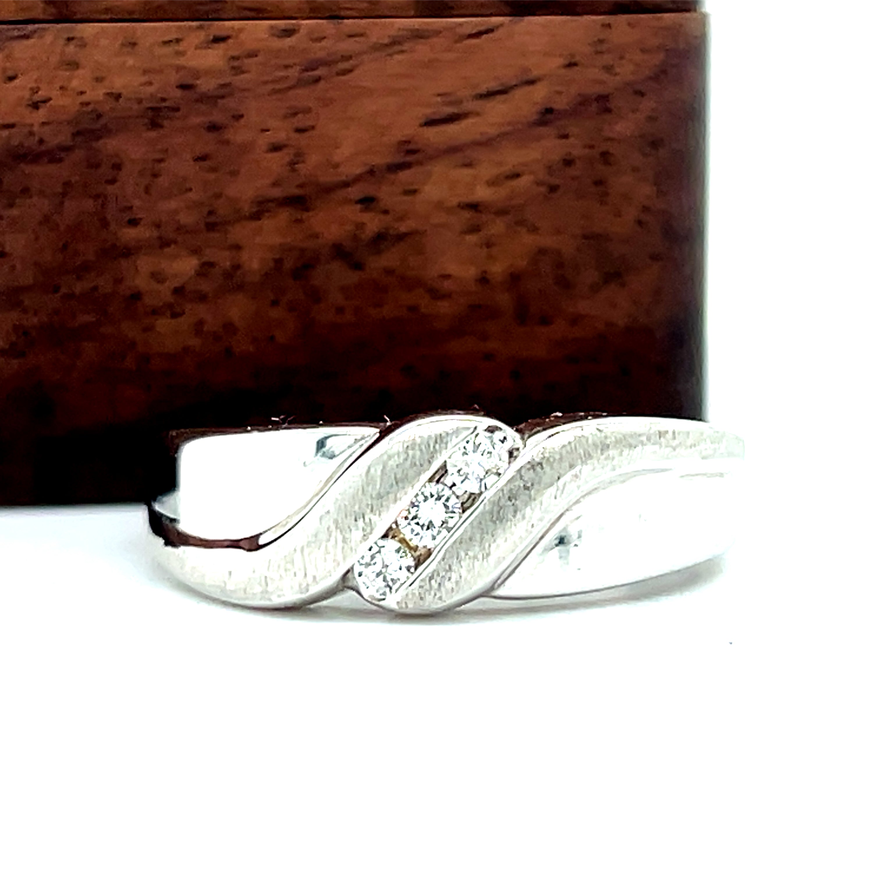 "Major" 14K White Gold .18ct Diamond Men's Wedding Band with Polish and Brushed Finish