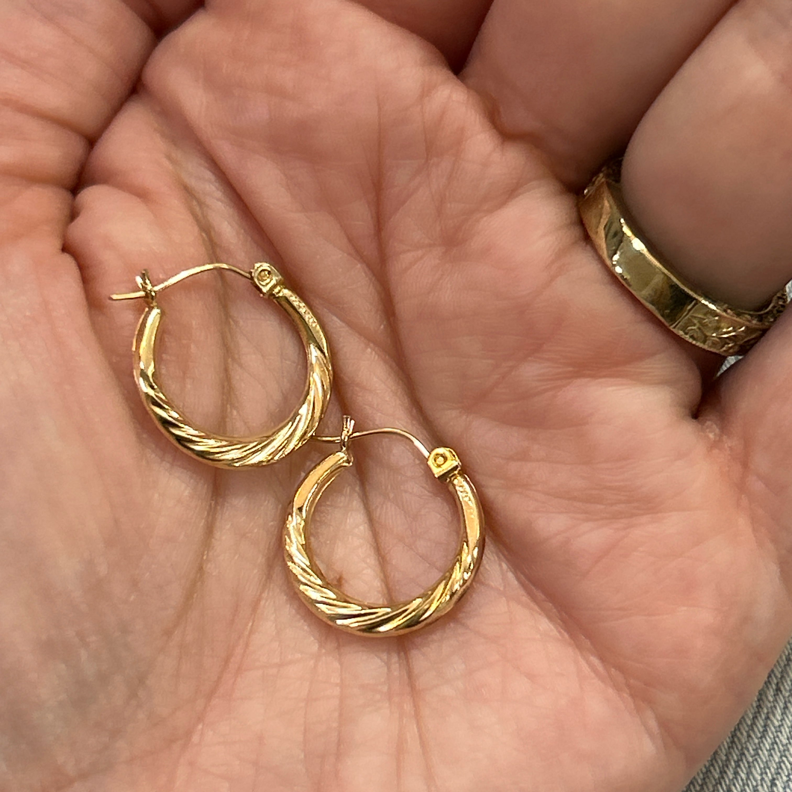 "Chass" 14K Yellow Gold 18mm Twist Hoop Earrings Estate