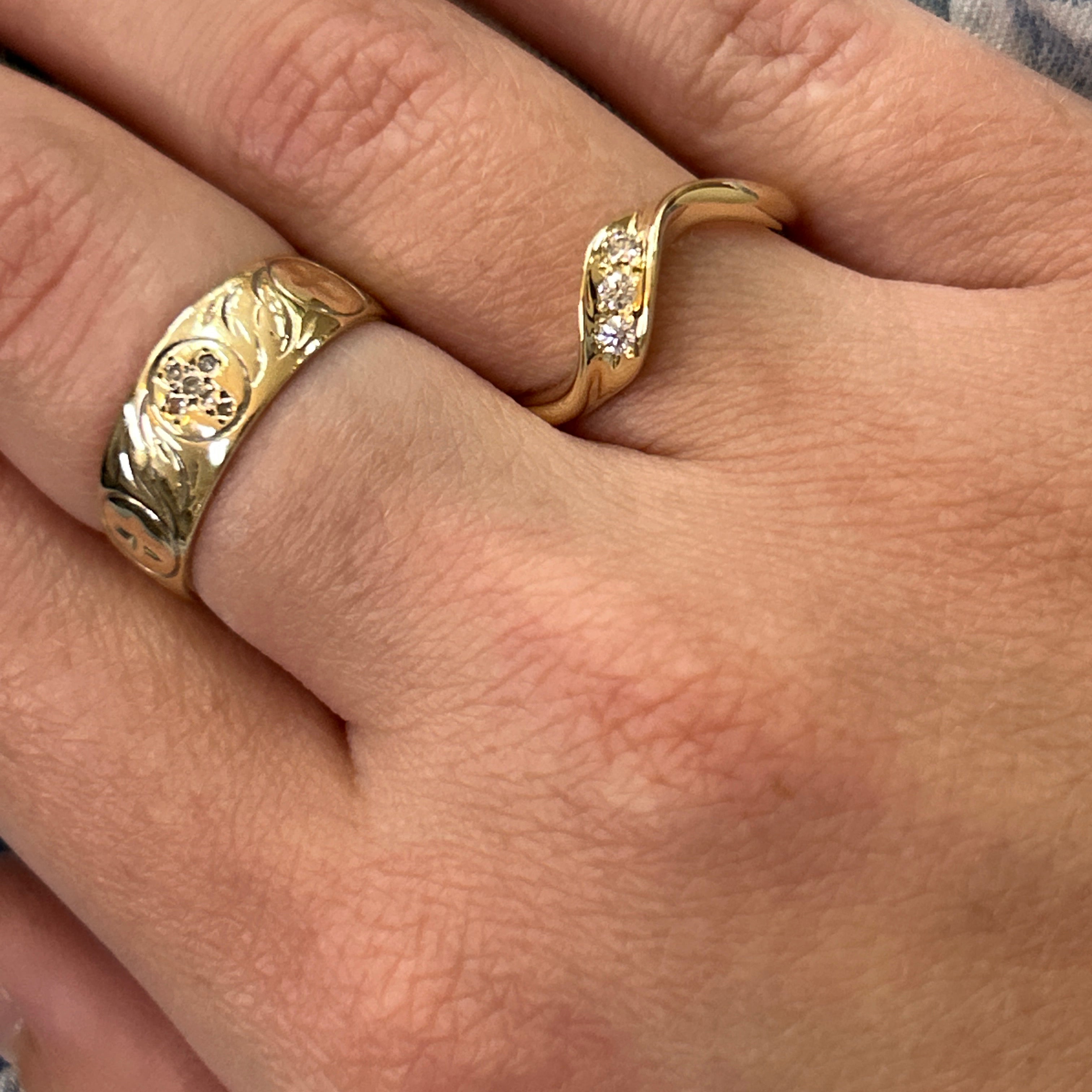 "Dayna" 14K Yellow Gold 0.10CTW 3-Diamond Curved Wedding Band Estate
