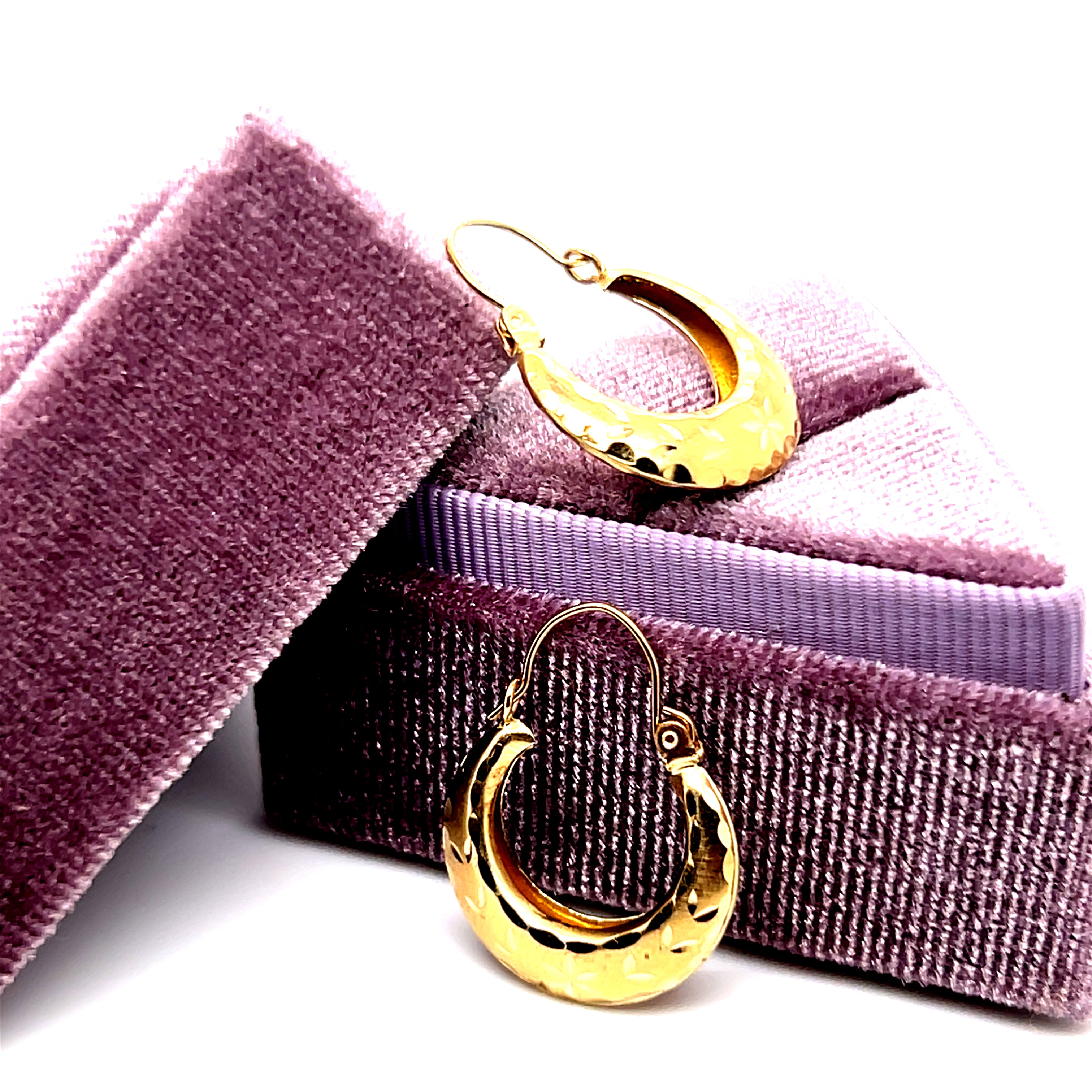 "Desiree" 14K Yellow Gold 1.7g Leaf-Motif Hoop Earrings – Estate