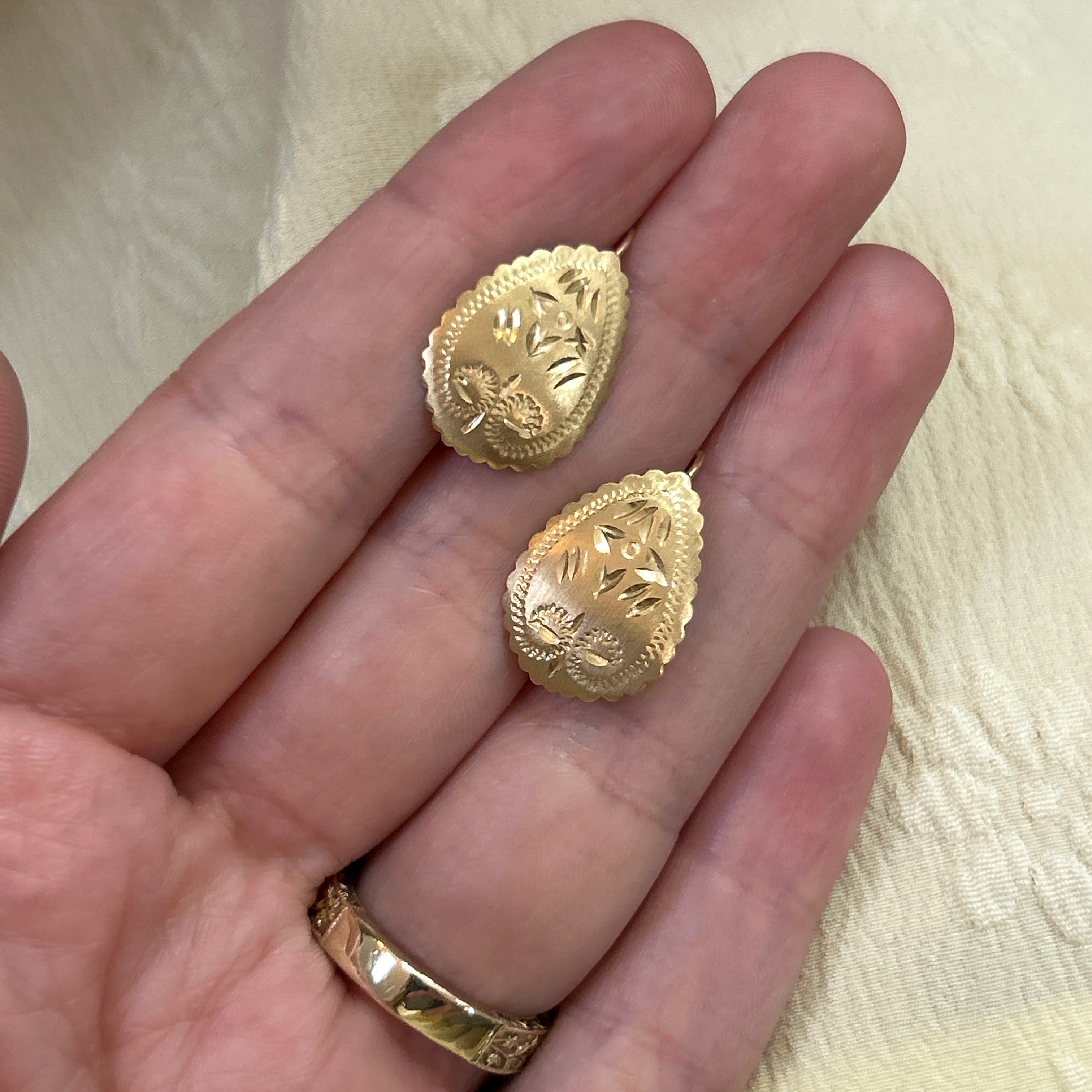"Gloria" 14K Yellow Bold Gold Pear-Shaped Earrings with Scalloped Edges and Delicate EngravingEstate