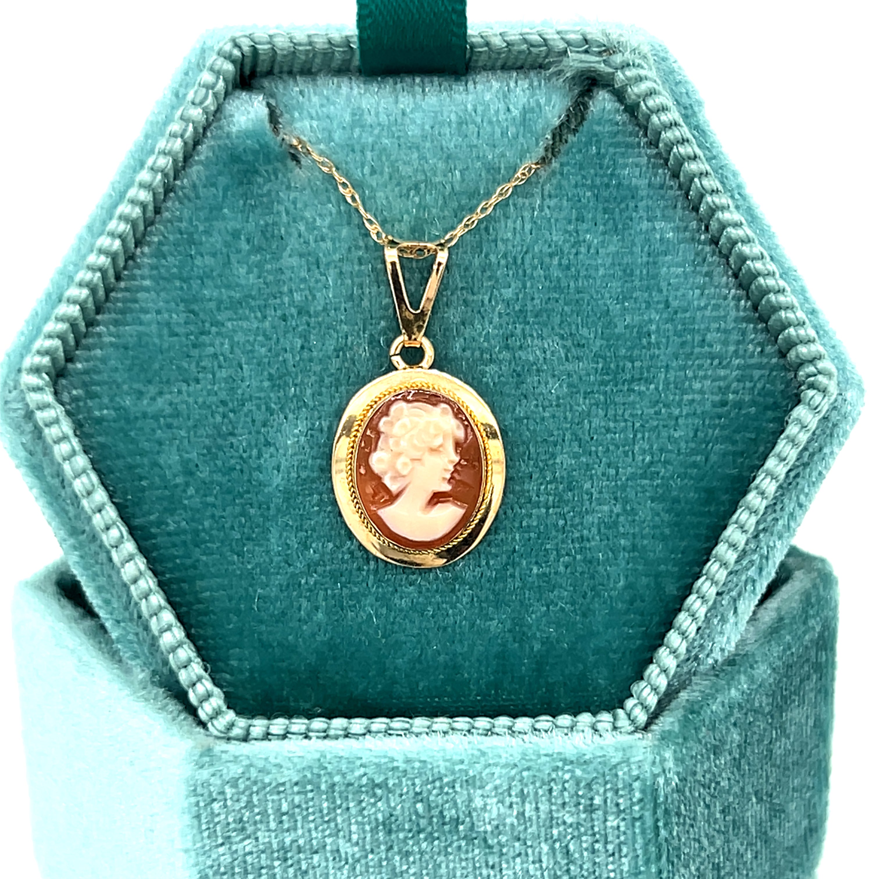 "Sylvia" 14K Yellow Gold 8x10mm Cameo Pendant Estate