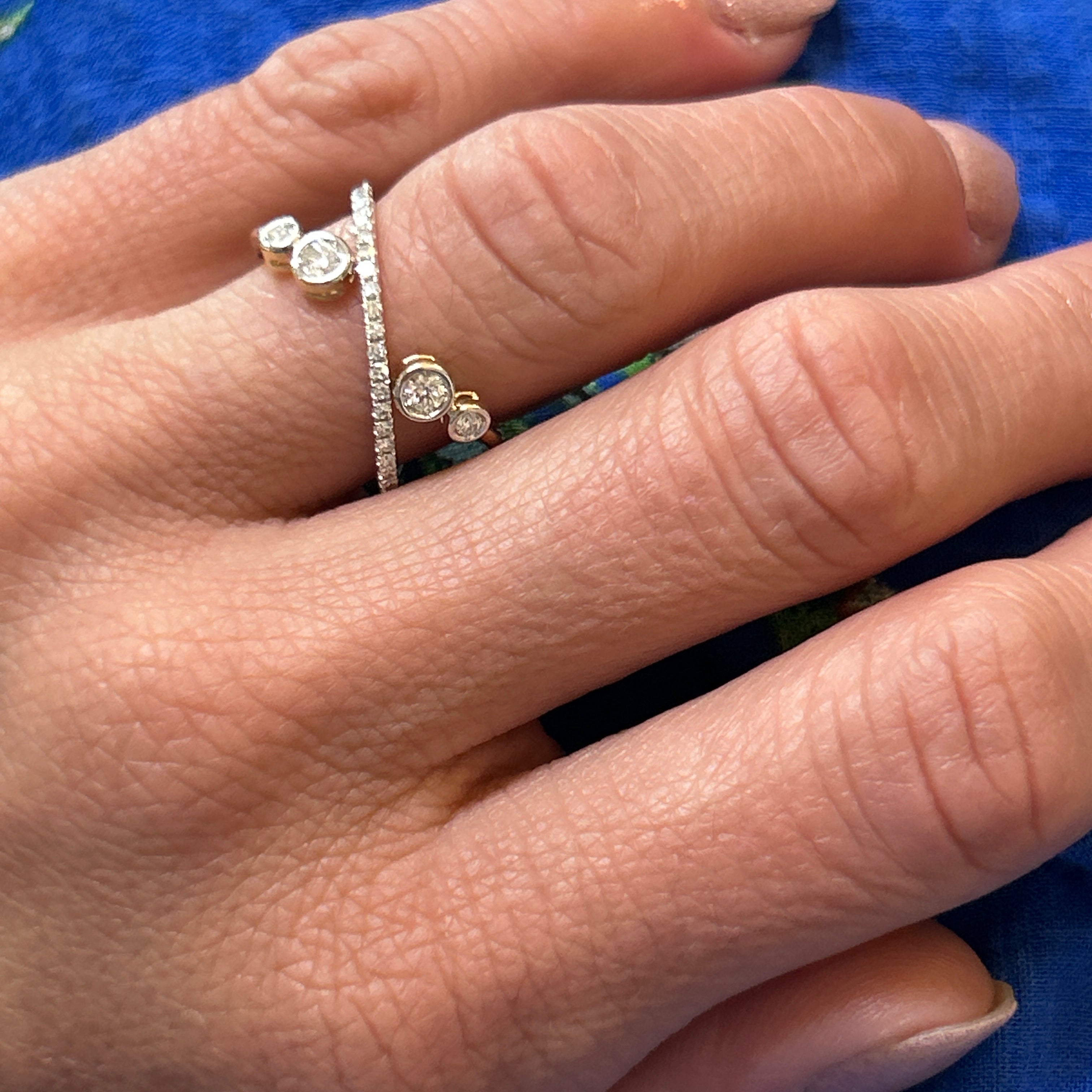 Diamond Criss Cross Fashion Band Ring